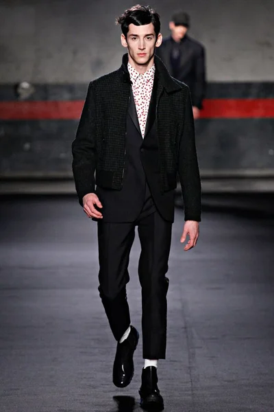 Look 29